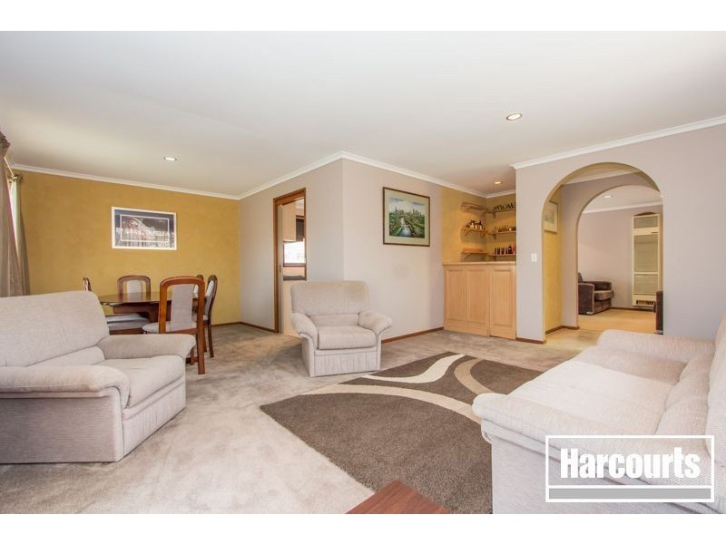 11 Jasmine Court, Cranbourne North VIC 3977