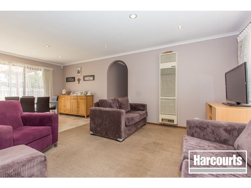 11 Jasmine Court, Cranbourne North VIC 3977