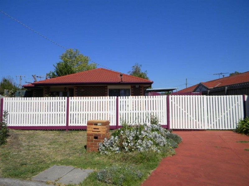 13 Dean Court, Cranbourne West VIC 3977