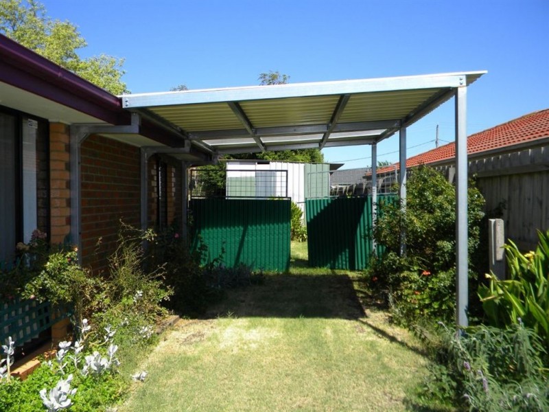 13 Dean Court, Cranbourne West VIC 3977