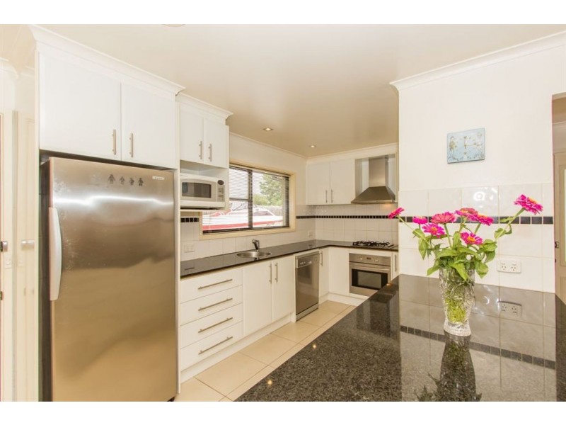 14 Kennedy Court, Cranbourne North VIC 3977