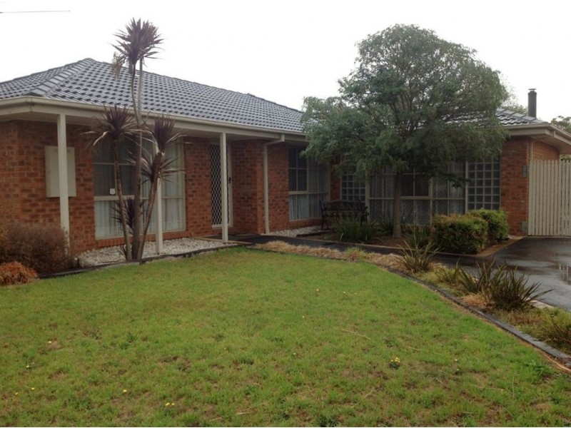 12 Waverley Park Drive, Cranbourne North VIC 3977