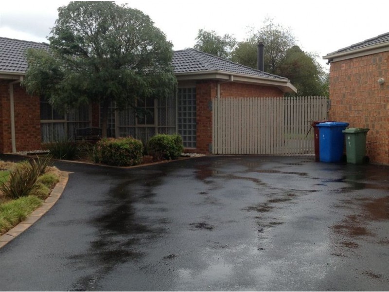 12 Waverley Park Drive, Cranbourne North VIC 3977