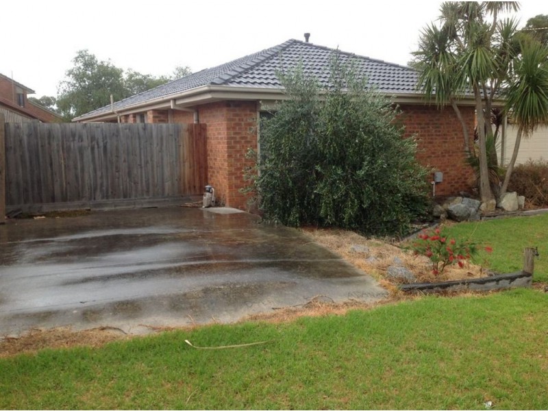 12 Waverley Park Drive, Cranbourne North VIC 3977