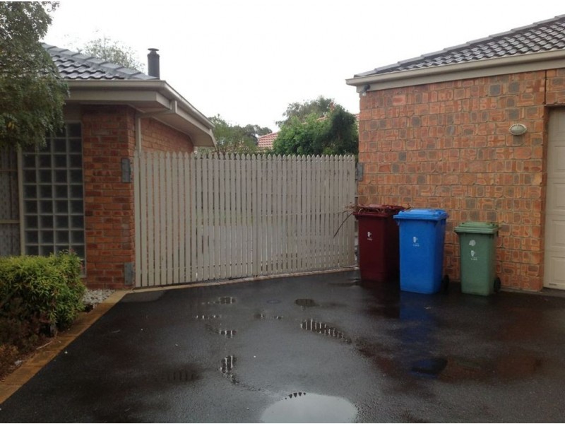 12 Waverley Park Drive, Cranbourne North VIC 3977