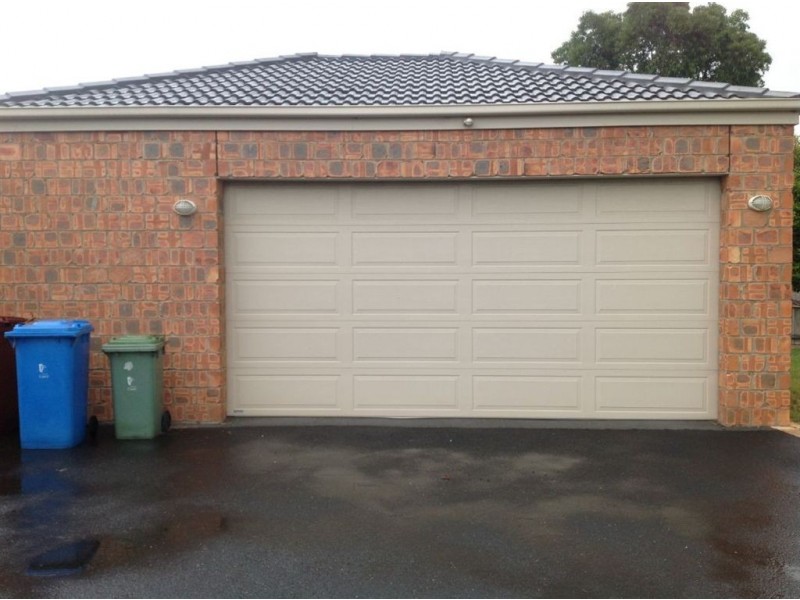12 Waverley Park Drive, Cranbourne North VIC 3977