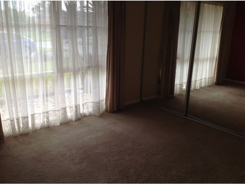 12 Waverley Park Drive, Cranbourne North VIC 3977