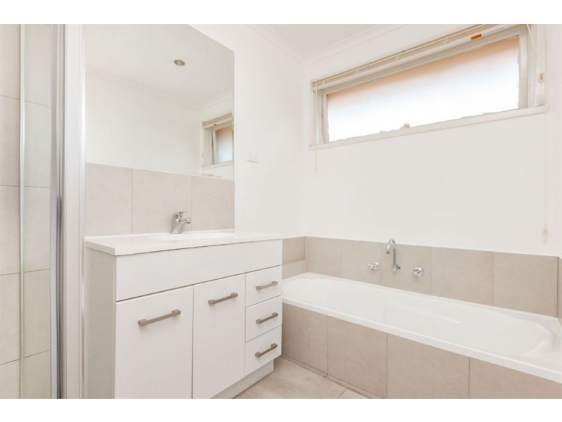 25 Upton Crescent, Narre Warren VIC 3805