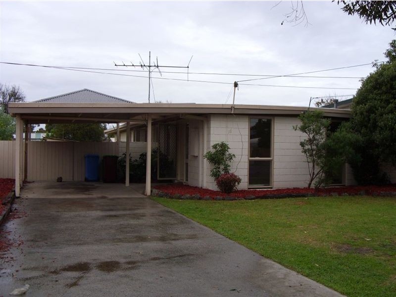 18 Ainsleigh Court, Cranbourne VIC 3977