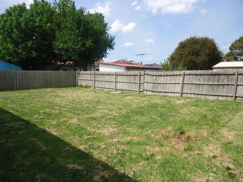 18 Ainsleigh Court, Cranbourne VIC 3977