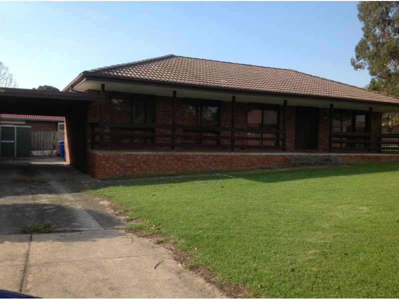 5 Walnut Court, Cranbourne North VIC 3977