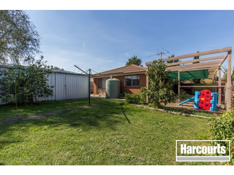 20 Terrence Drive, Cranbourne North VIC 3977