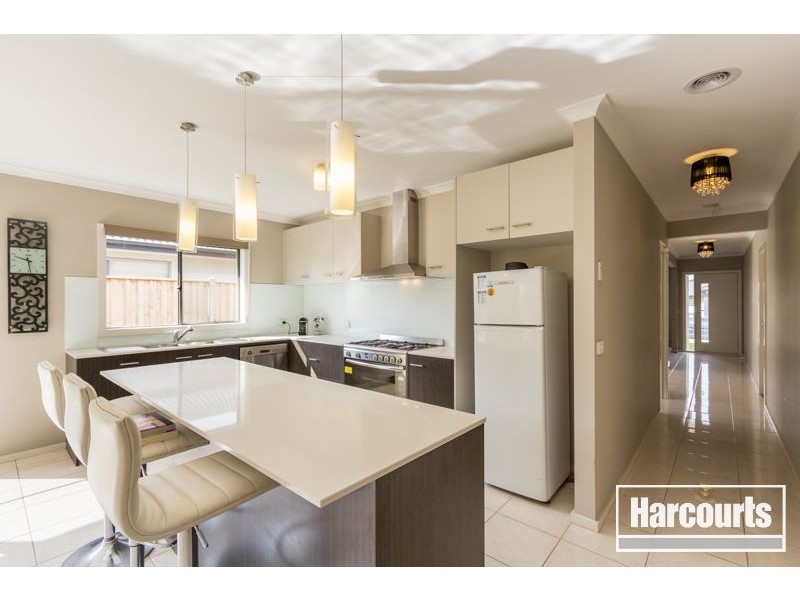 30 Long Street, Cranbourne South VIC 3977