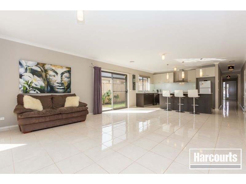 30 Long Street, Cranbourne South VIC 3977