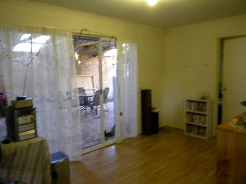 28 Godwin Crescent, Cranbourne North VIC 3977