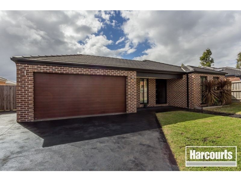 25 Bronson Circuit, Cranbourne North VIC 3977