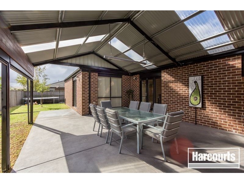 25 Bronson Circuit, Cranbourne North VIC 3977