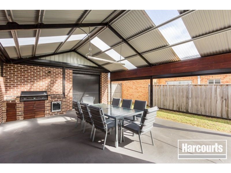 25 Bronson Circuit, Cranbourne North VIC 3977