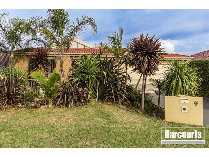 9 Weathertop Way, Cranbourne East VIC 3977