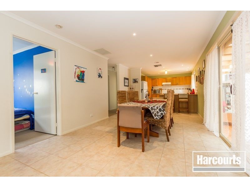 9 Weathertop Way, Cranbourne East VIC 3977