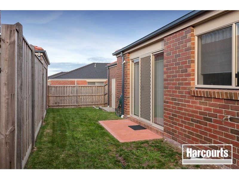 26 Hawkeseye Way, Cranbourne East VIC 3977
