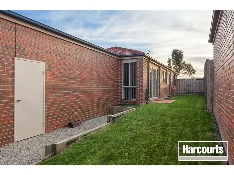 26 Hawkeseye Way, Cranbourne East VIC 3977