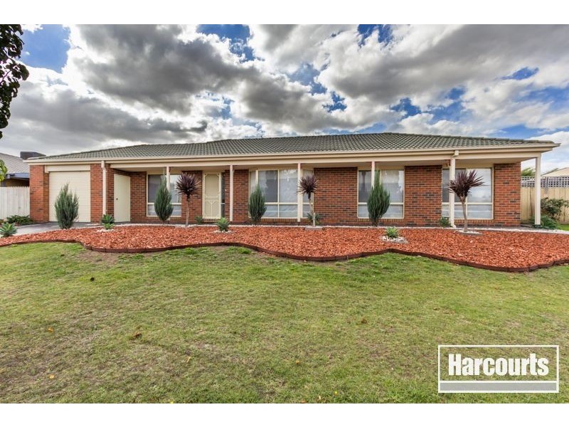 10 Mingay Place, Cranbourne West VIC 3977