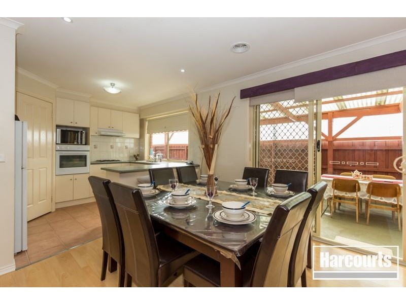 10 Mingay Place, Cranbourne West VIC 3977