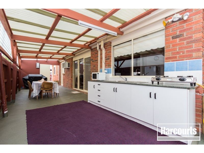 10 Mingay Place, Cranbourne West VIC 3977