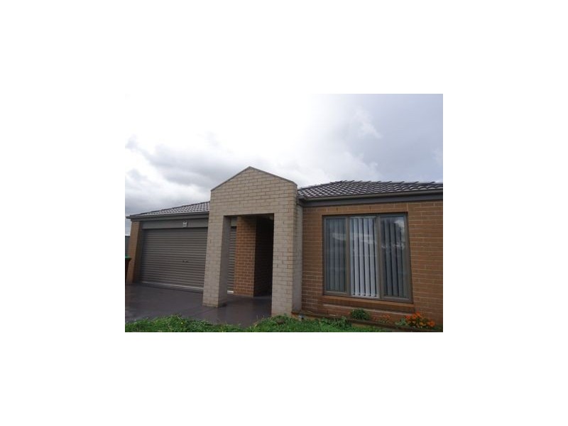 15 Pipetrack Circuit, Cranbourne East VIC 3977