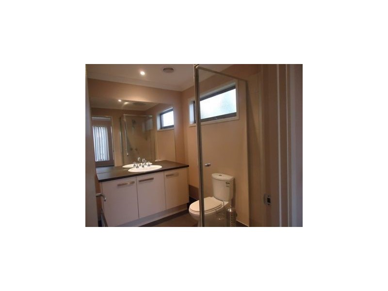 15 Pipetrack Circuit, Cranbourne East VIC 3977