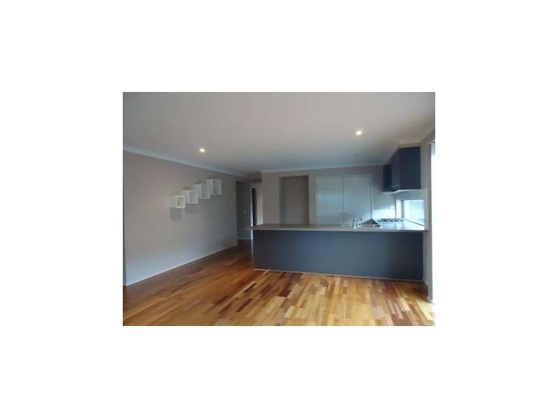 15 Pipetrack Circuit, Cranbourne East VIC 3977