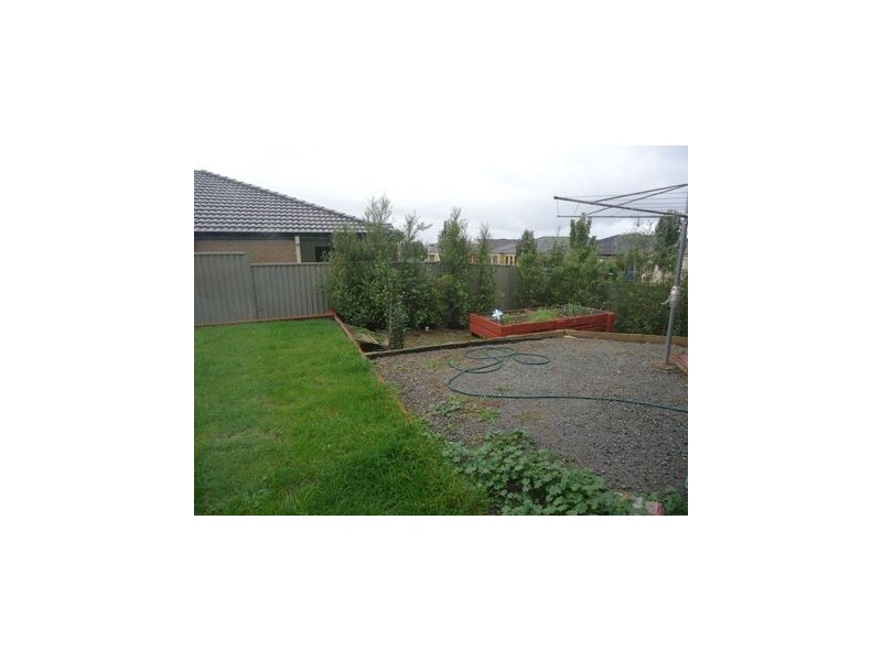 15 Pipetrack Circuit, Cranbourne East VIC 3977