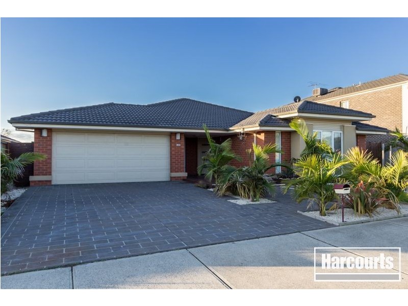 143 Rosebank Drive, Cranbourne North VIC 3977