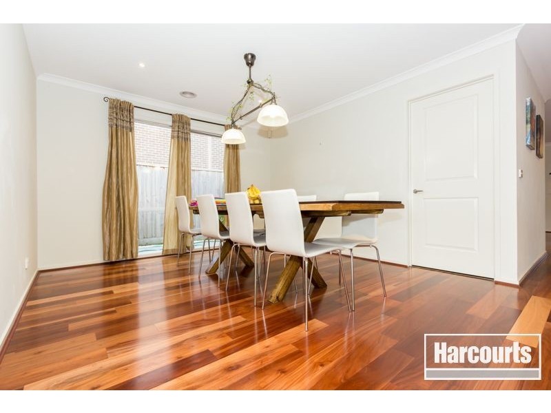 143 Rosebank Drive, Cranbourne North VIC 3977