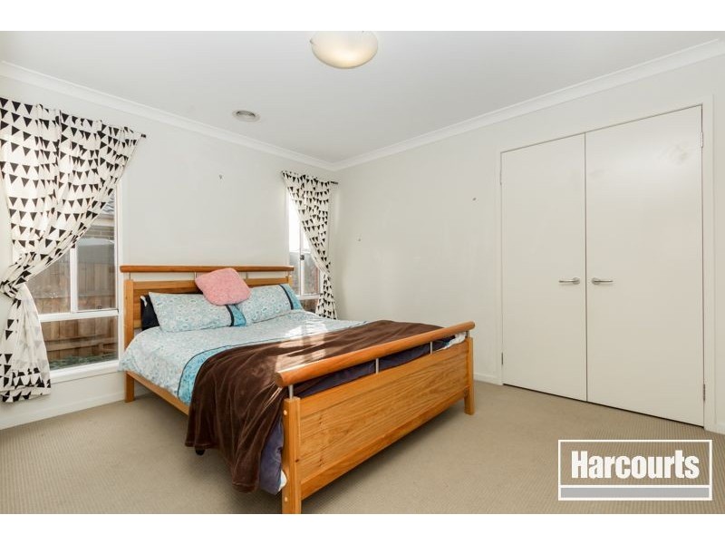 143 Rosebank Drive, Cranbourne North VIC 3977