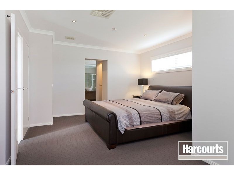 3 Locky Grove, Lyndhurst VIC 3975