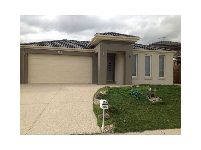 128 Boland Drive, Lyndhurst VIC 3975
