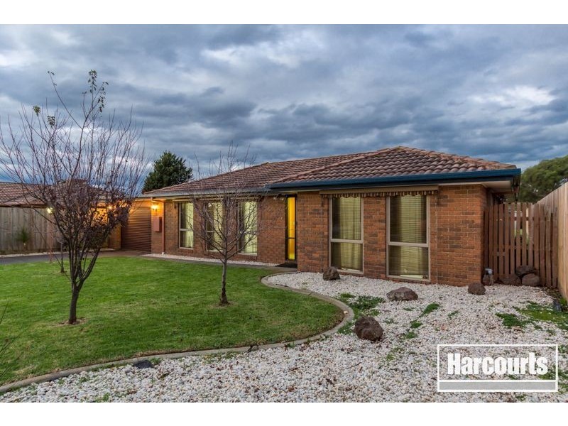 9 Diosma Court, Cranbourne North VIC 3977