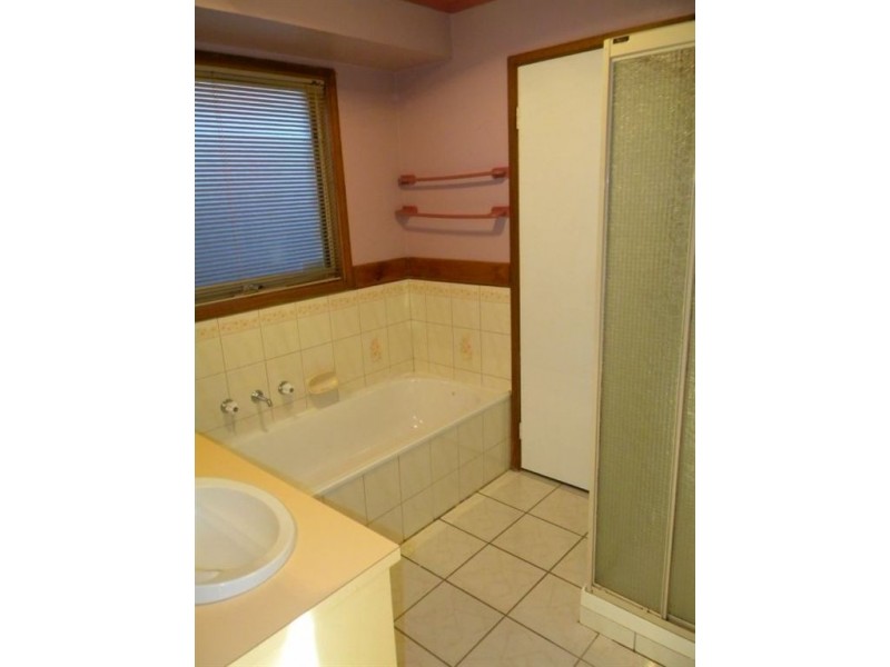 3 Bates Street, Cranbourne VIC 3977