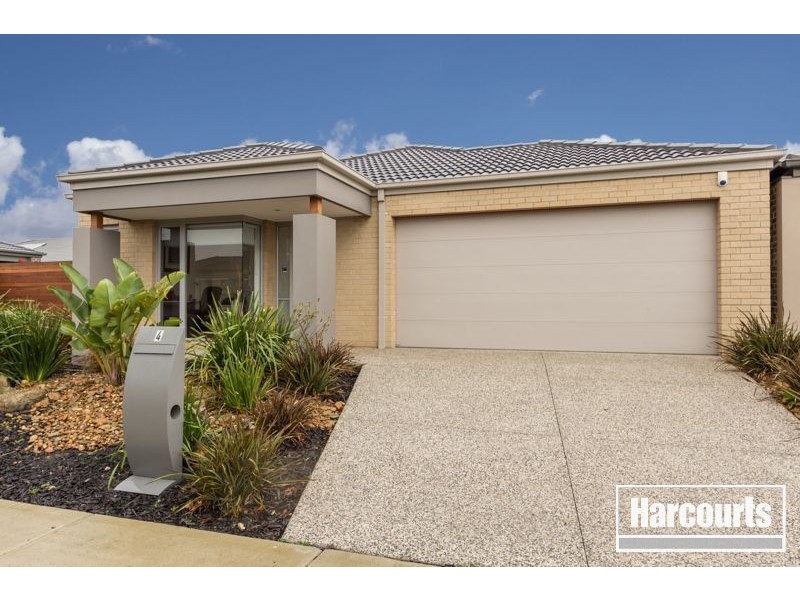 4 Evesham Street, Cranbourne North VIC 3977
