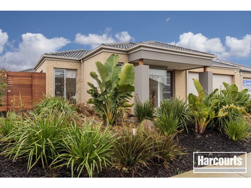 4 Evesham Street, Cranbourne North VIC 3977