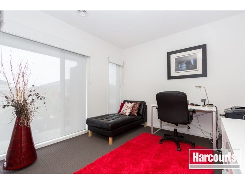 4 Evesham Street, Cranbourne North VIC 3977