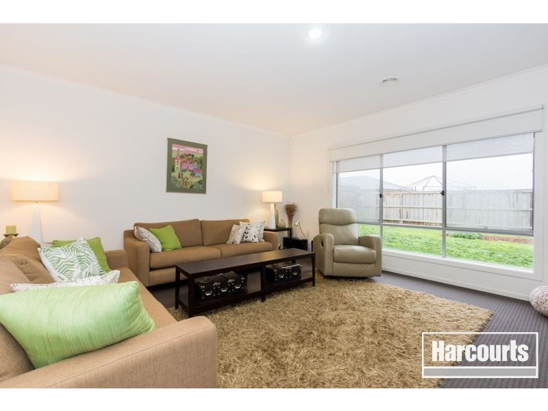 4 Evesham Street, Cranbourne North VIC 3977