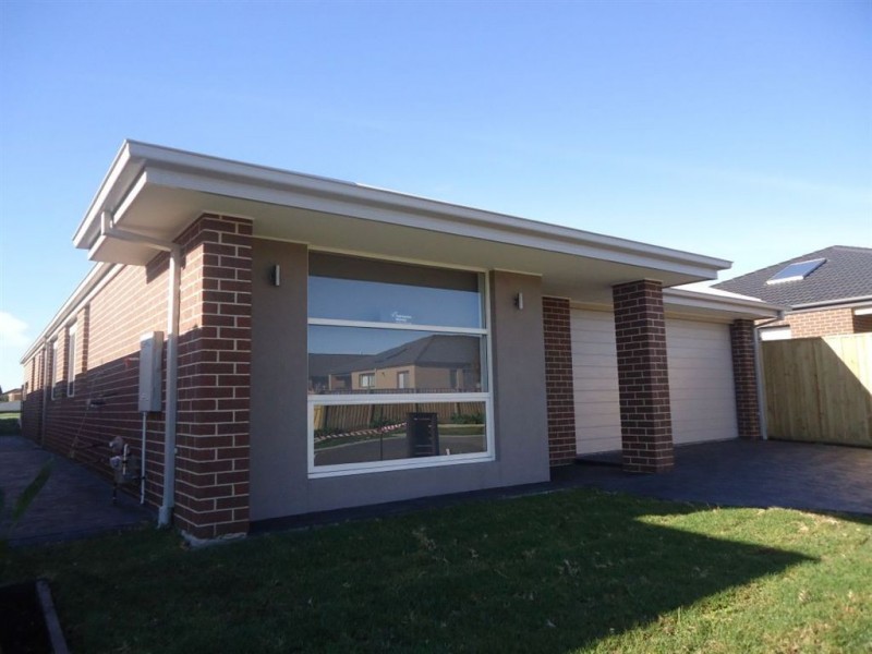 4 Galileo Way, Cranbourne West VIC 3977