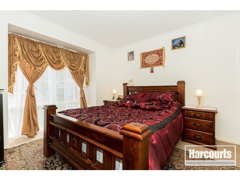 19 Fishburn Place, Cranbourne West VIC 3977