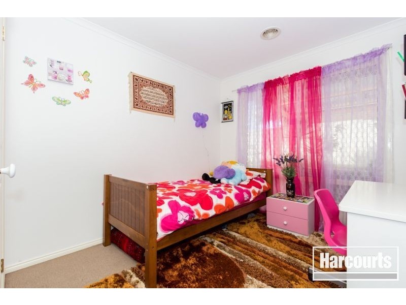 19 Fishburn Place, Cranbourne West VIC 3977