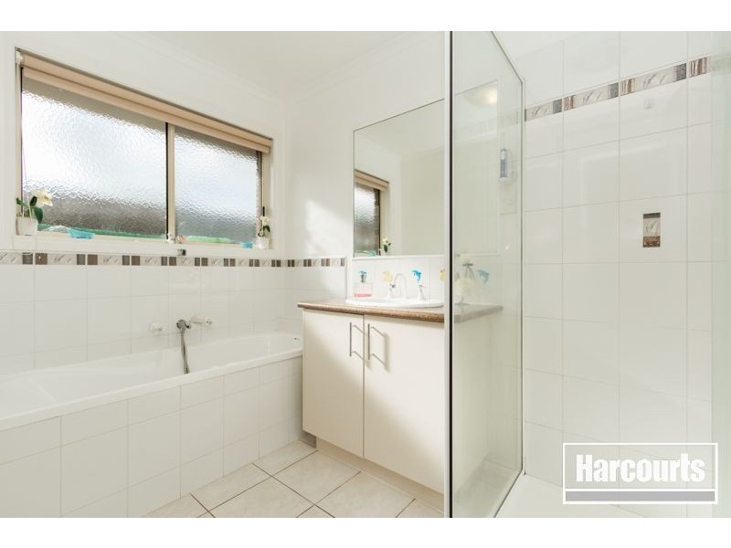 19 Fishburn Place, Cranbourne West VIC 3977