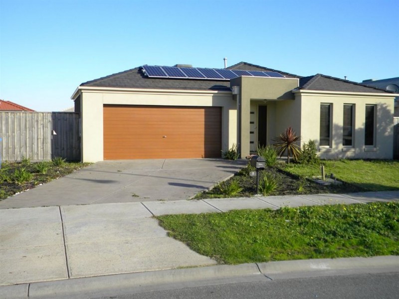 5 Waterbury street, Cranbourne VIC 3977