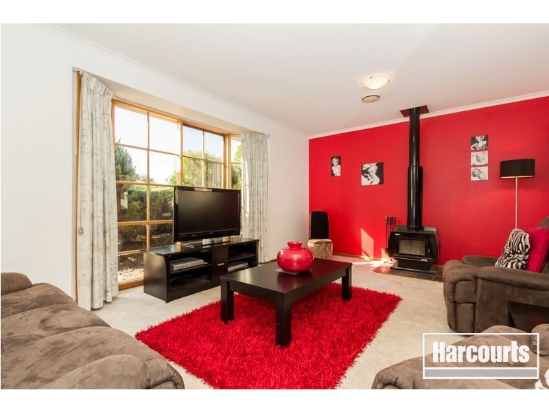 6 Yew Court, Cranbourne North VIC 3977